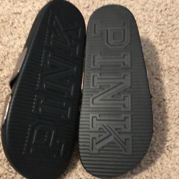 New Victoria’s Secret Slides double strap 5/6 (S) - Picture 2 of 2